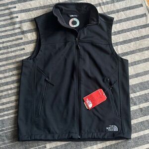 NEW The North Face Wind wall Ridge line soft shell vest. EMBROIDERED